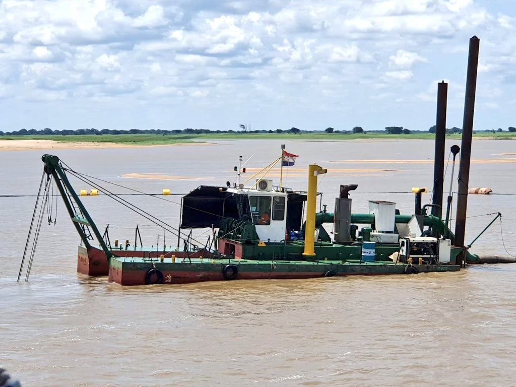 Los trabajos se realizan tanto en el Río Paraná como Paraguay. Foto: MOPC