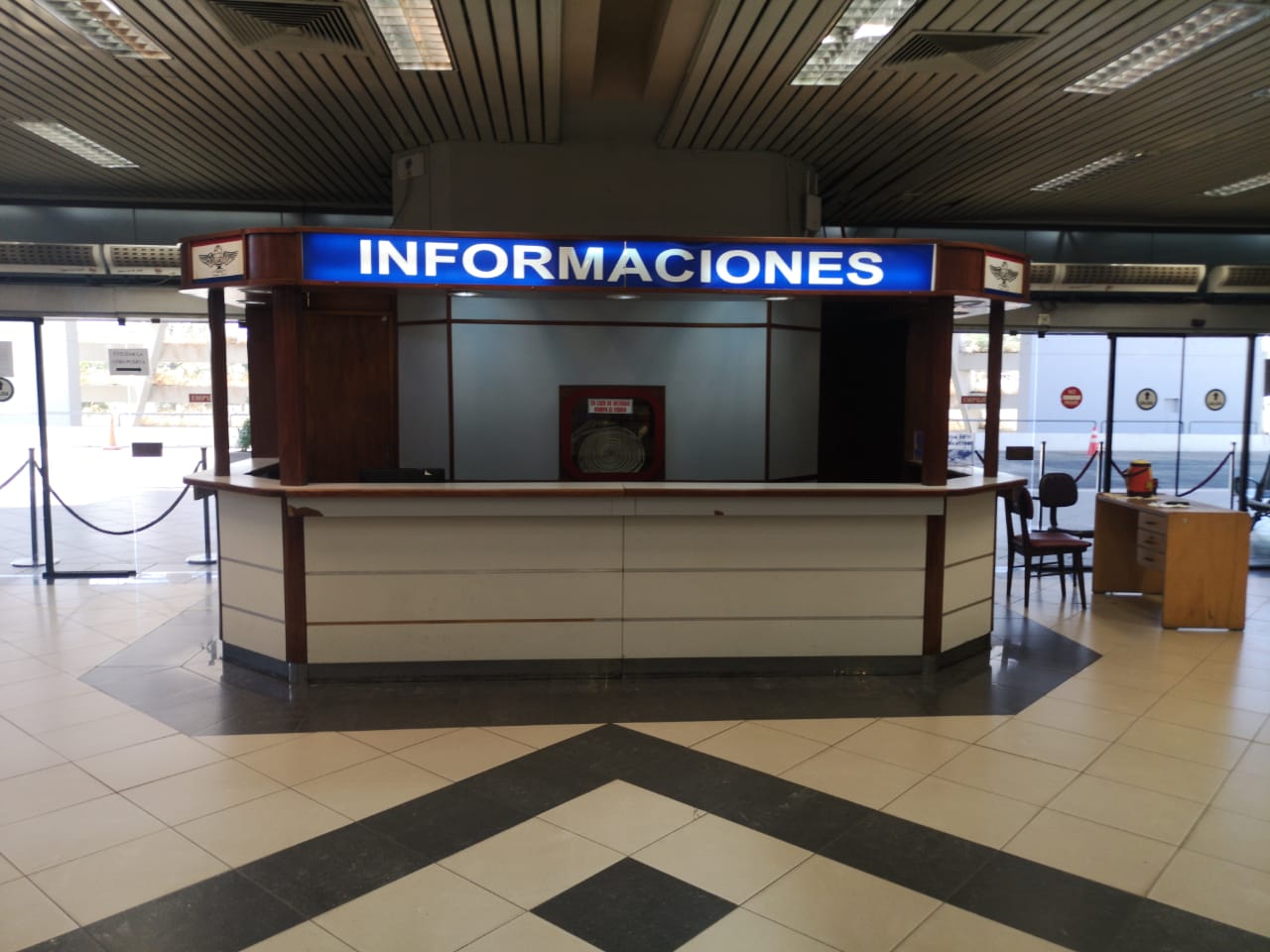 Centro de Informaciones de la terminal aérea de Asunción. Foto: DINAC