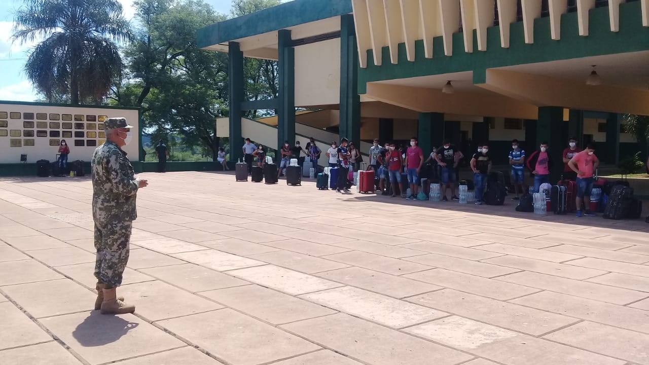 Los paraguayos que ya ingresaron hace unos días cumplen cuarentena en la Academil.