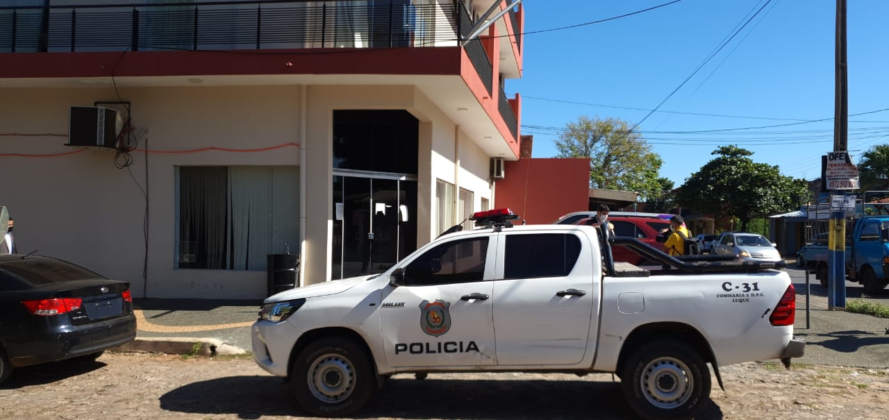 El gobernador del departamento Central, Hugo Javier, fue trasladado en Patrullera hasta el Juzgado de Garantía en San Lorenzo. Foto: Óscar Lovera