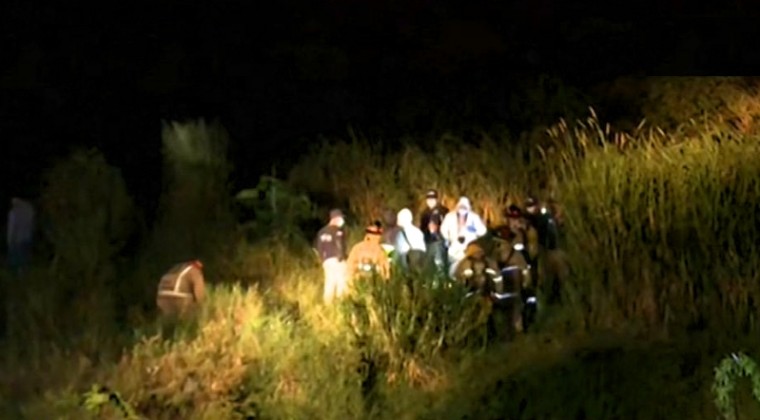 El cuerpo fue hallado a metros del puente que une las ciudades de Luque y Asunción. Foto: Gentileza