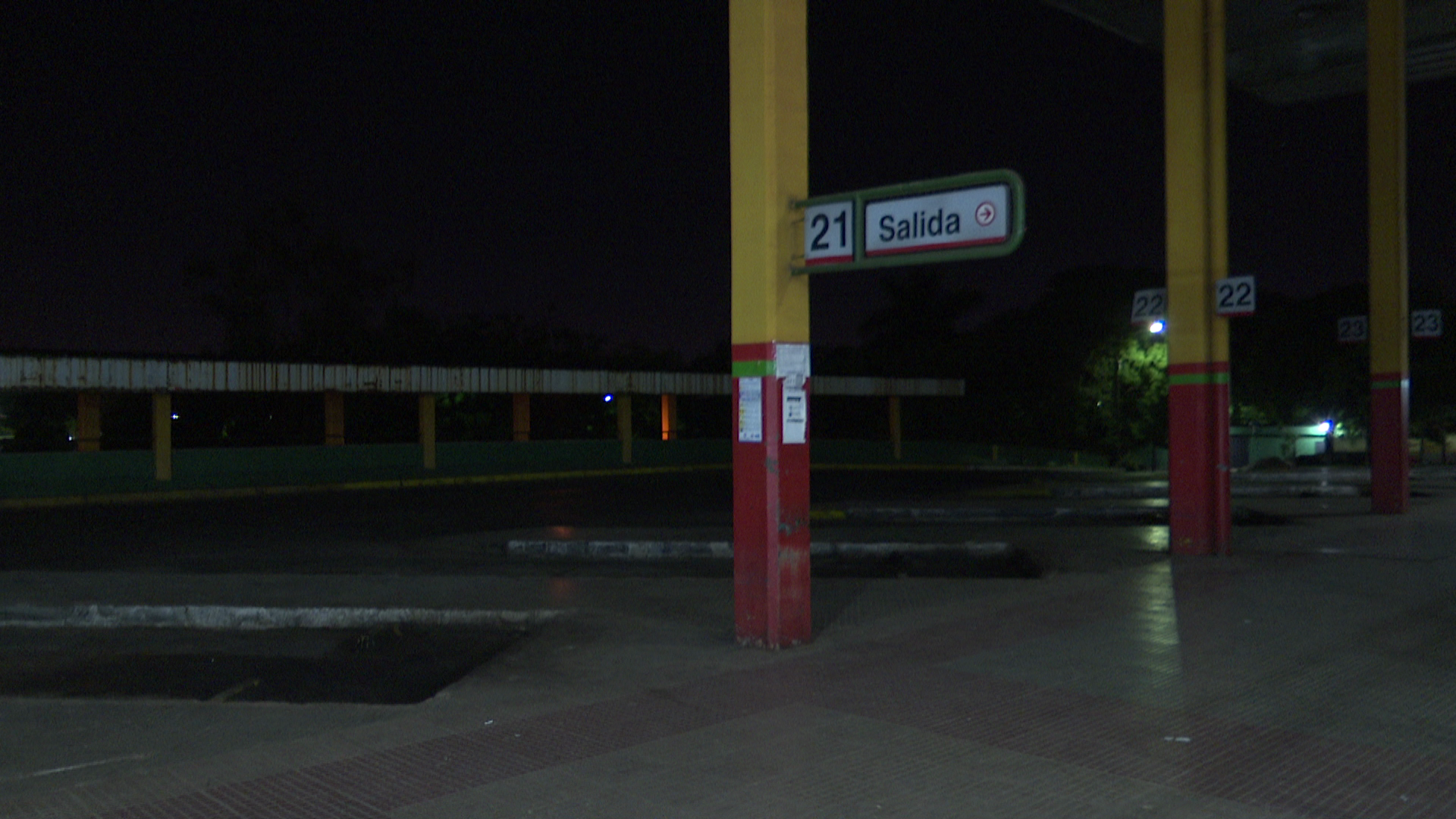 La Terminal de Ómnibus de Asunción quedó vacía luego de la medida de fuerza de las empresas de transporte.