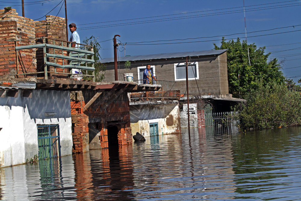 Foto archivo de un barrio de Asunción afectado por la inundación.