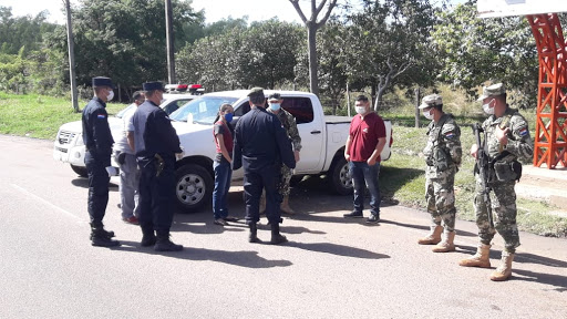 Foto ilustrativa de militares controlando la cuarentena sanitaria.