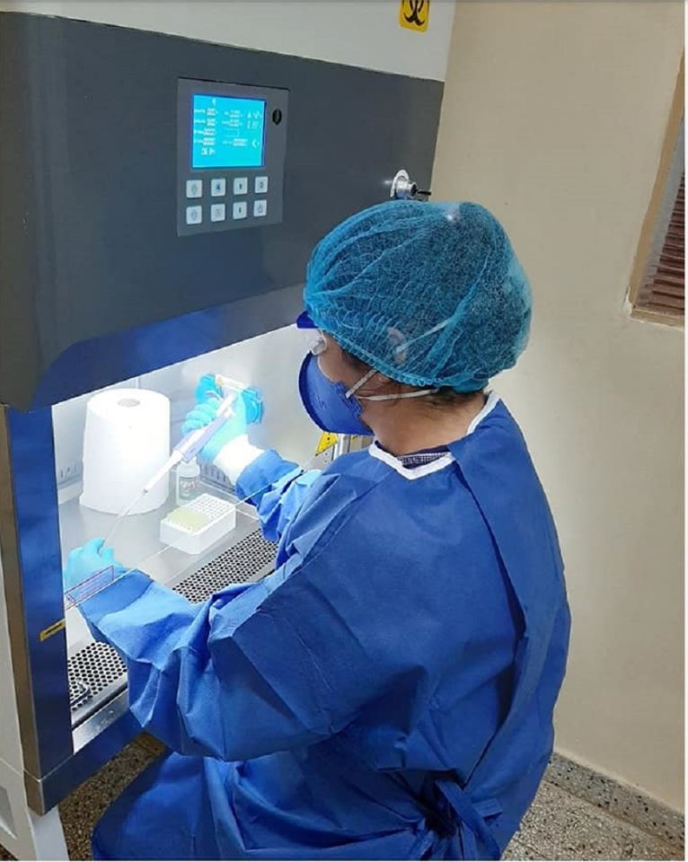 Trabajo con muestras de Covid-19 en la Octava Región Sanitaria.