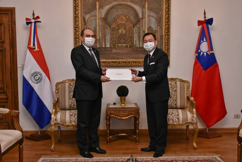 Imagen de referencia. Embajador de Taiwán en Paraguay José Chih-Cheng Han, y ministro de Relaciones Exteriores Antonio Rivas