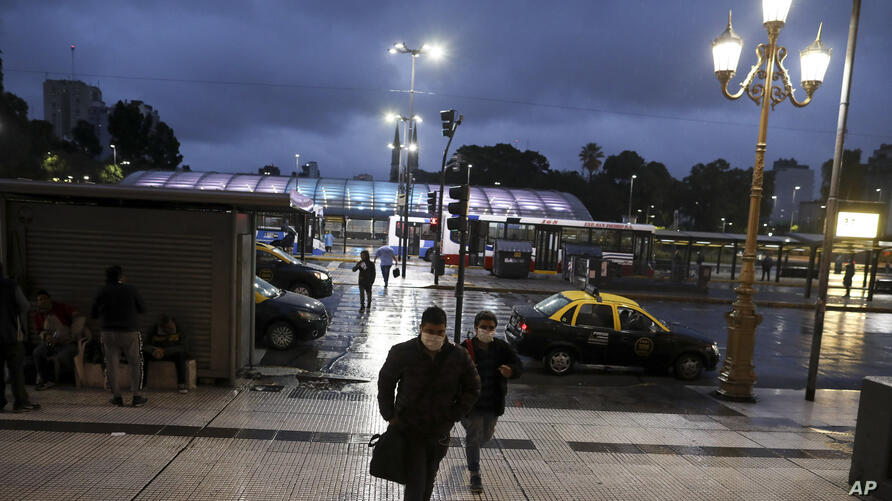 Estación de tren de Buenos Aires en horario pico | Foto: AP / Natacha Pisarenko