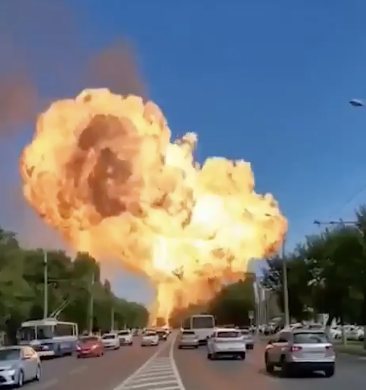 Explosión de un camión cisterna de gas en Rusia.