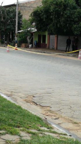 Escena del atentado en una calle de Pilar, Ñeembucú.