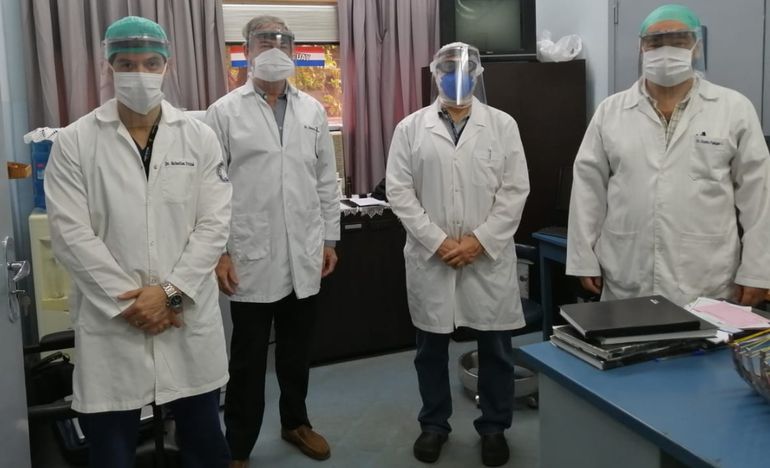 Imagen referencial. Miembros del Círculo de Médicos vistiendo mascarillas de protección.