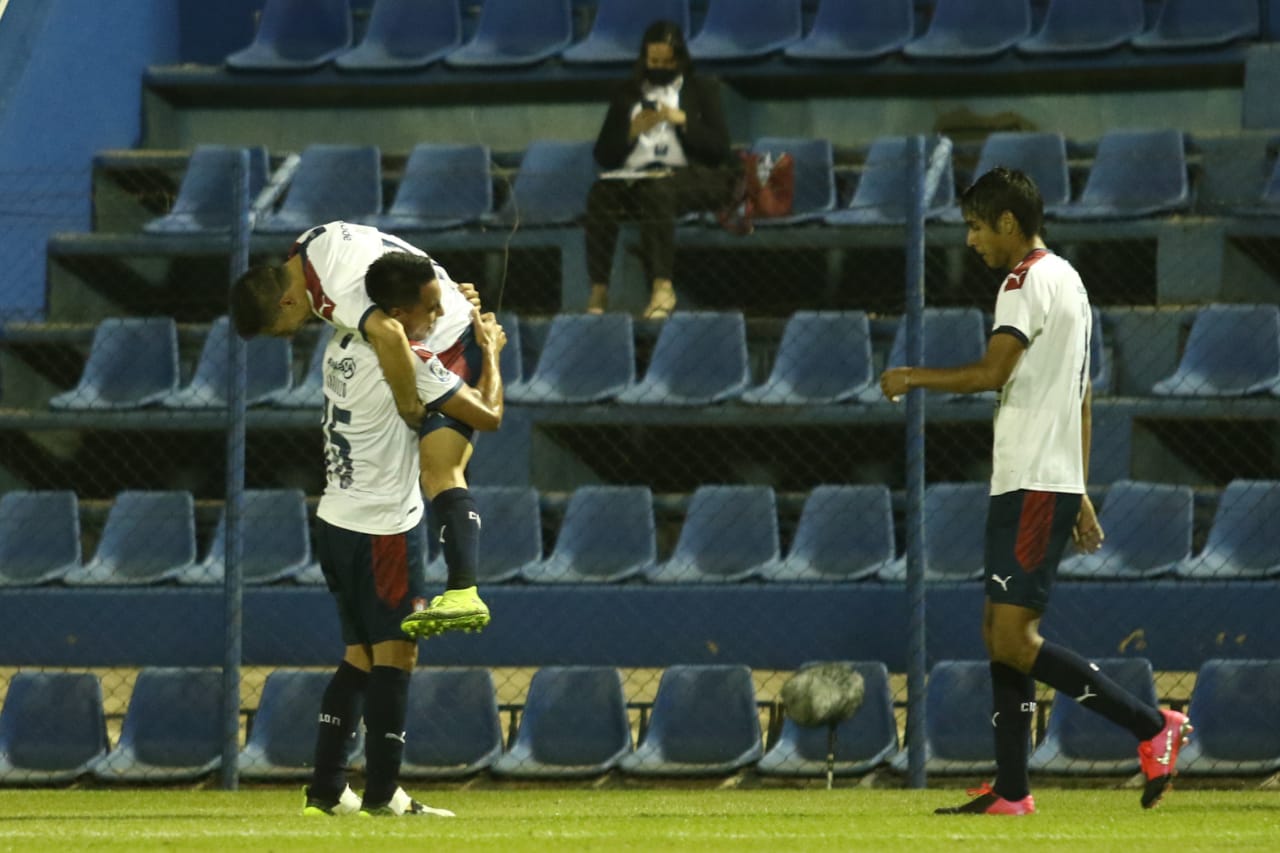 Jugadores de Cerro Porteño festejando la victoria.