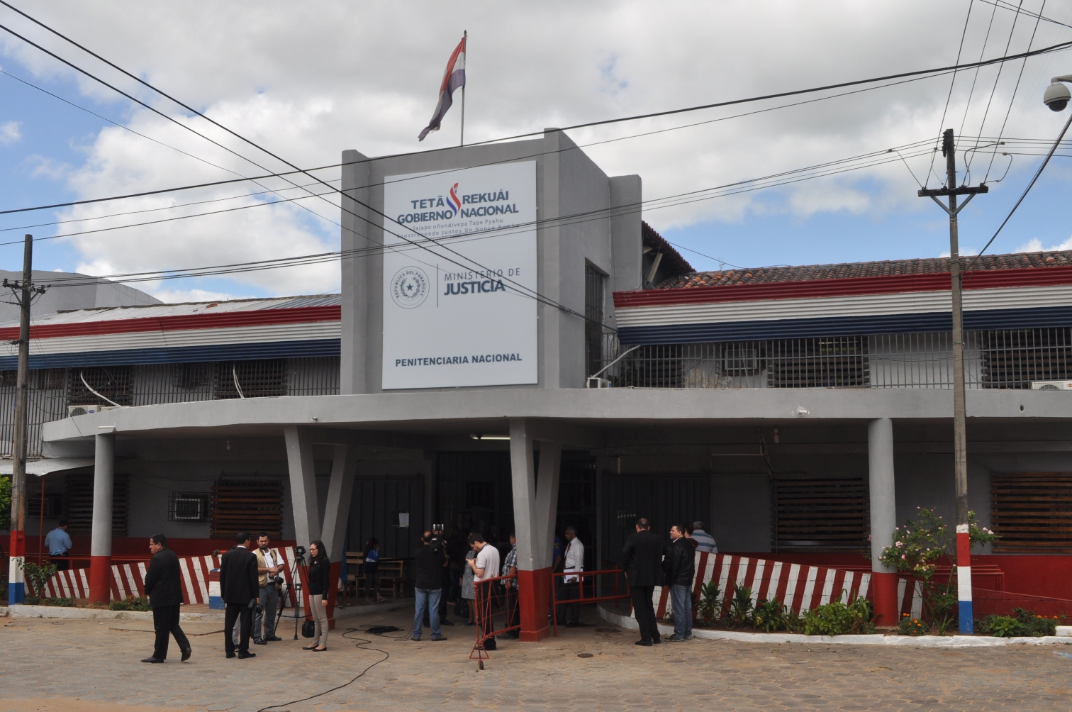 Fachada de la cárcel de Tacumbú.