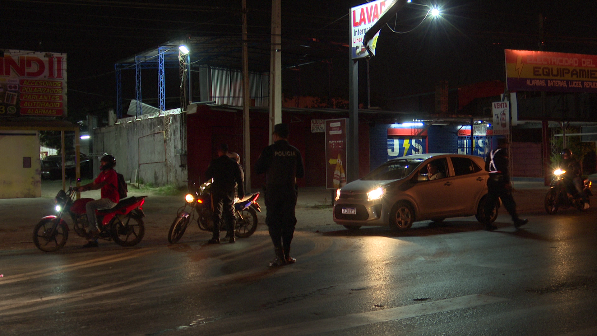 Intensifican controles mediante barreras policiales en Asunción y Central.