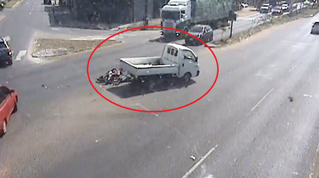 Imágenes de circuito cerrado mostraron el momento exacto del accidente. Foto: Captura de video