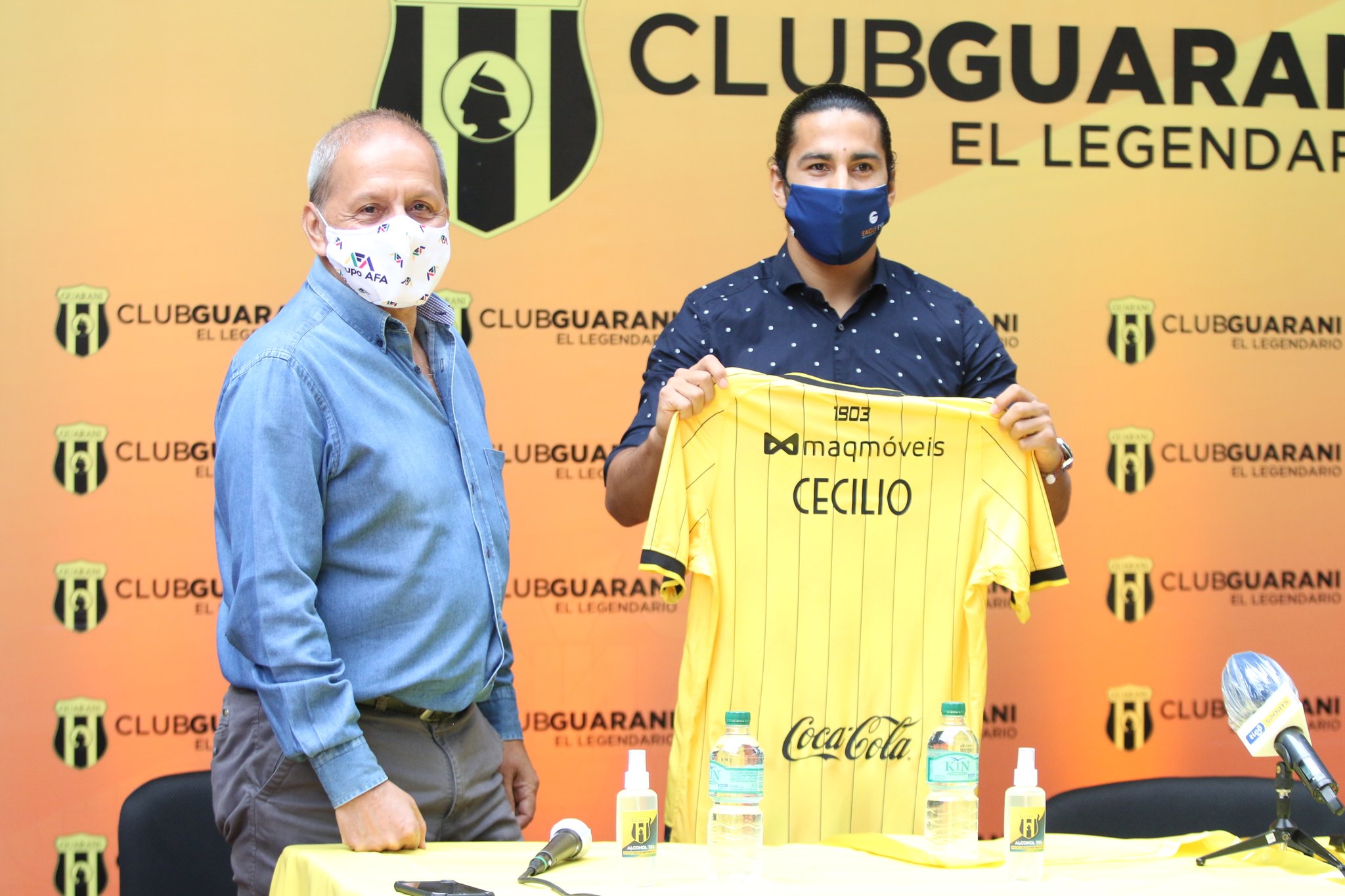Cecilio Domínguez fue presentado como nuevo refuerzo de Guaraní. Foto: @ClubGuarani