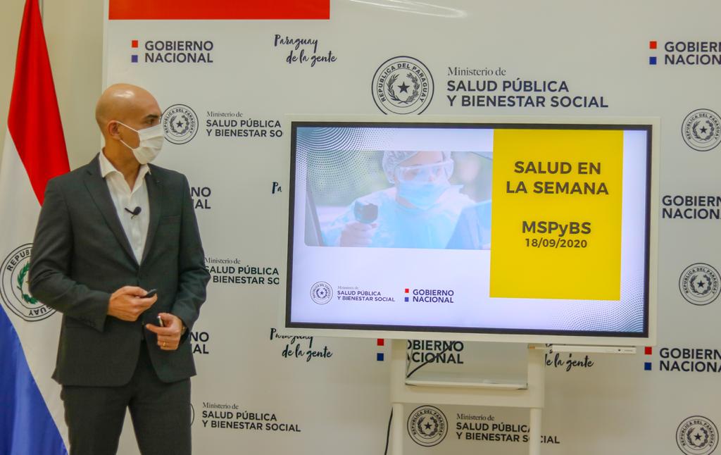 Julio Mazzoleni, ministro de Salud, en habitual conferencia de prensa.