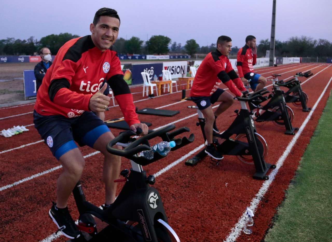 Jugadores entrenan desde temprano.