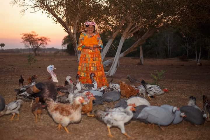 Doña Teresa Ávalos, viuda de Sanabria, celebró sus 101 años con una sesión de fotos. Foto: Gentileza.