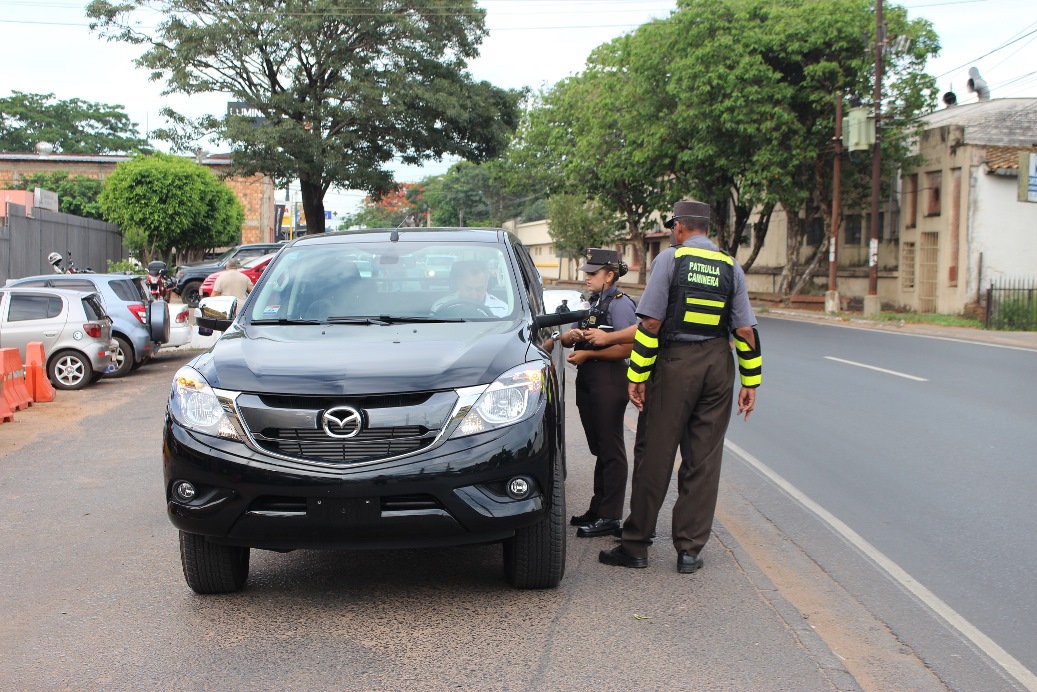 Controles de la Patrulla Caminera en rutas. Foto: Agencia IP.