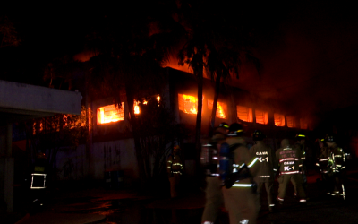 En Lambaré, una fábrica de colchones fue consumida por las llamas