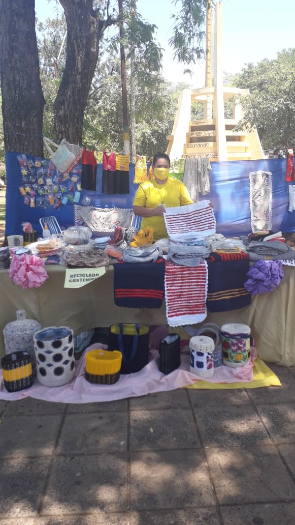 La feria de mujeres emprendedoras es llevada a cabo en Luque. Foto: Gentileza.