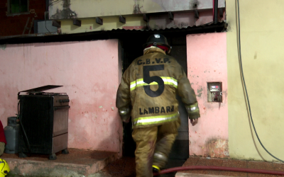 Anciana afectada por inhalación de humo, tras incendio de su vivienda
