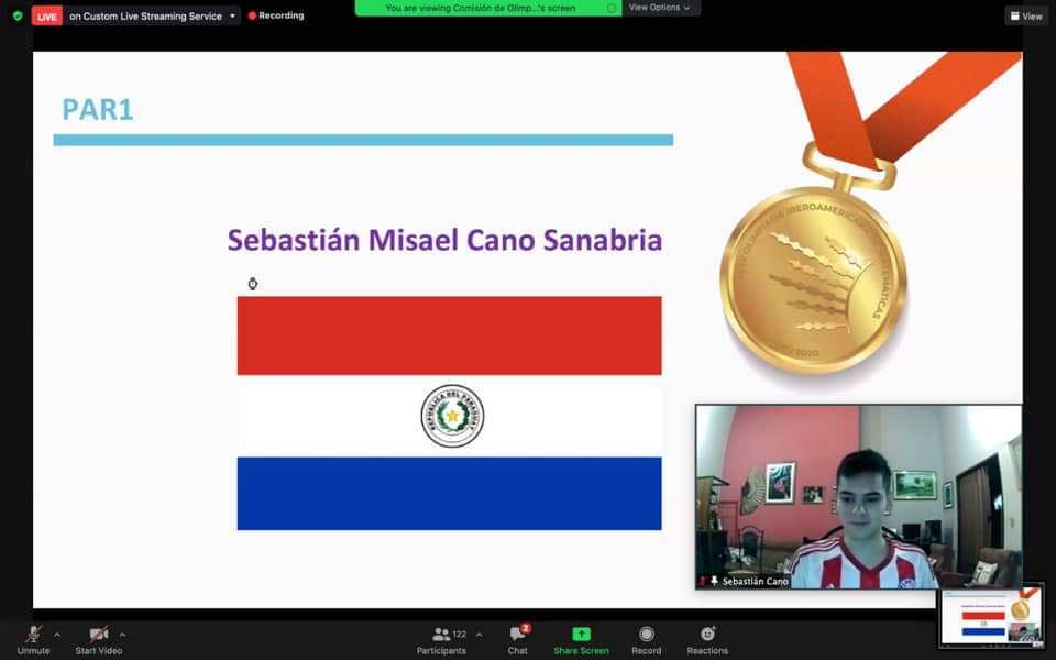 Sebastian Cano recibiendo su medalla de forma virtual.