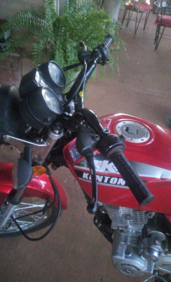 La moto es una Kenton GL 150 de color rojo. La víctima la había adquirido hace solo 5 meses. Foto; Gentileza.