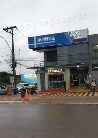 Tras el hecho, el hombre fue ingresado de urgencia hasta un centro asistencial privado. Foto: Captura de video.