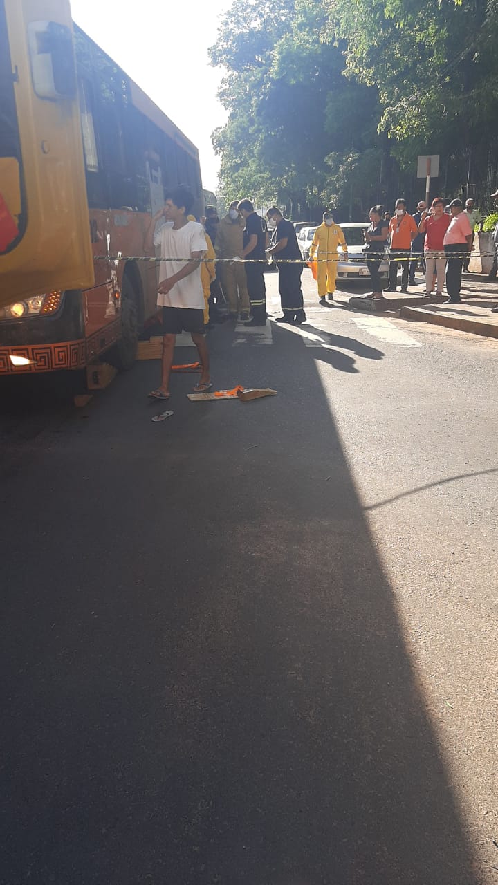 El trágico accidente se produjo sobre las calles Eligio Ayala casi México en el microcentro de Asunción. Foto: @asu_transito