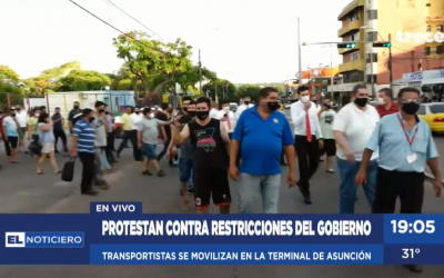 Restricción de viajes: trabajadores se manifiestan frente a Terminal de Ómnibus