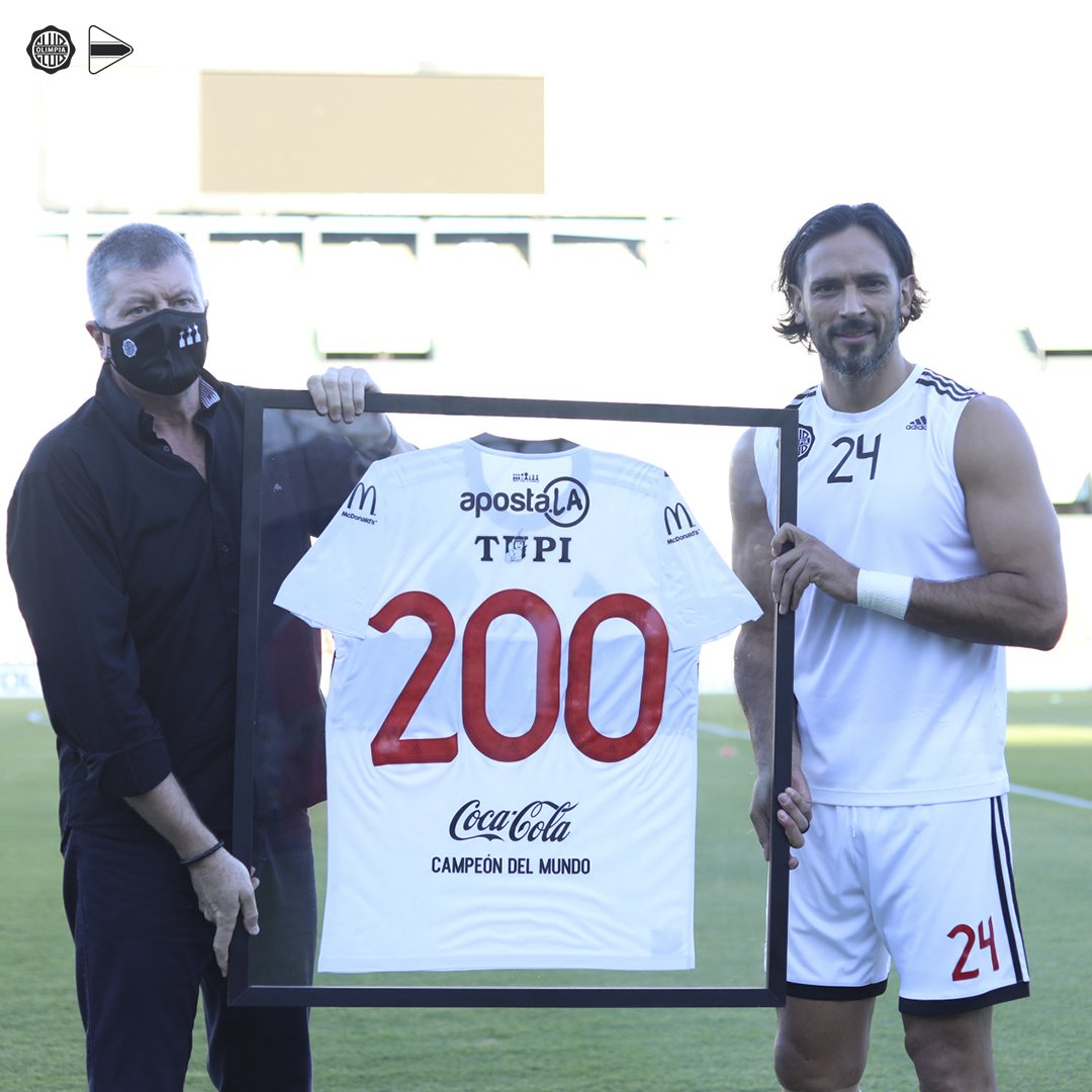 Roque Santa Cruz llega a 200 partidos con Olimpia