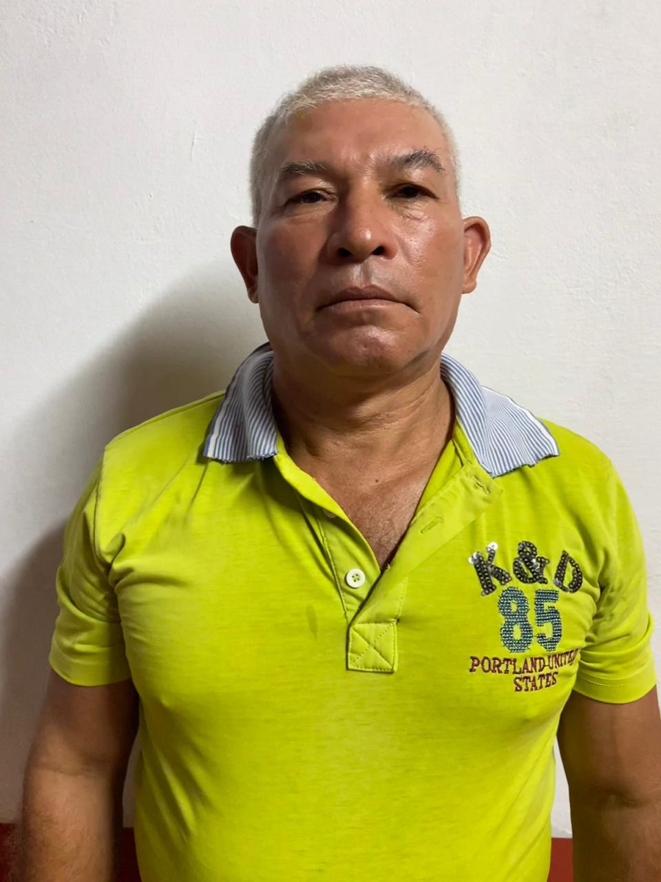 Luis Salvador Galeano cuenta con orden de detención por tráfico de estupefacientes.