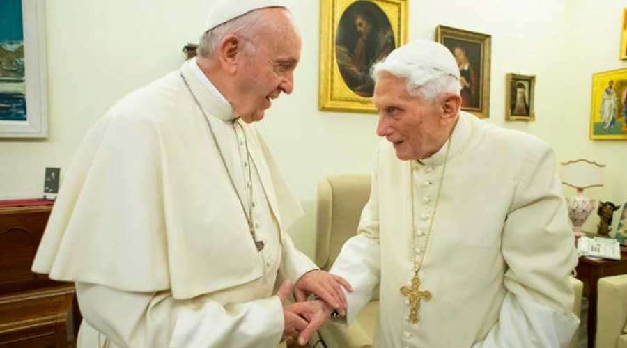 El Papa Francisco y el Papa emérito, Benedicto XVI, fueron vacunados contra el Covid-19. Foto; Vatican News.