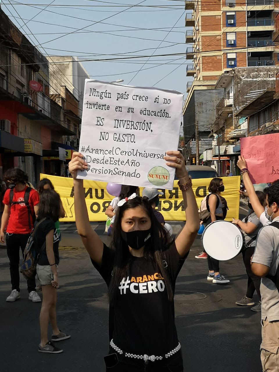 Estudiantes se manifiestan y exigen nuevo decreto reglamentario