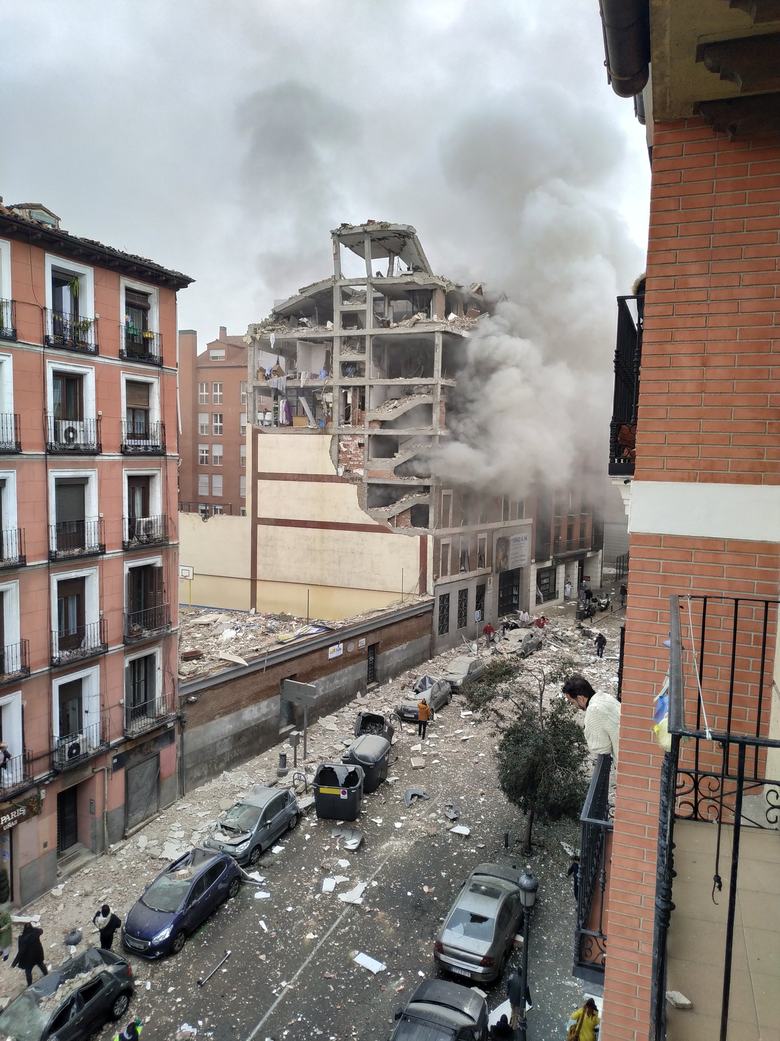 La Puerta de Toledo, en Madrid, registró una explosión que pudo sentirse a varios kilómetros a la redonda. Foto: @leireariz