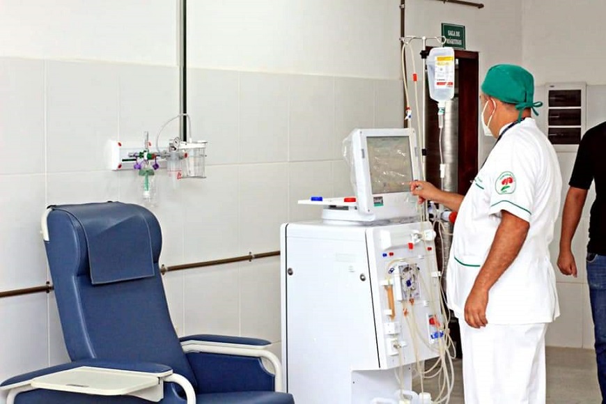 Dos nuevas máquinas para hemodiálisis en Hospital de Clínicas trece Dos nuevas máquinas para hemodiálisis en Hospital de Clínicas trece