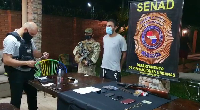 En un allanamiento, agentes de la Senad capturaron a presunto miembro del Comando Vermelho. Foto: captura de pantalla.