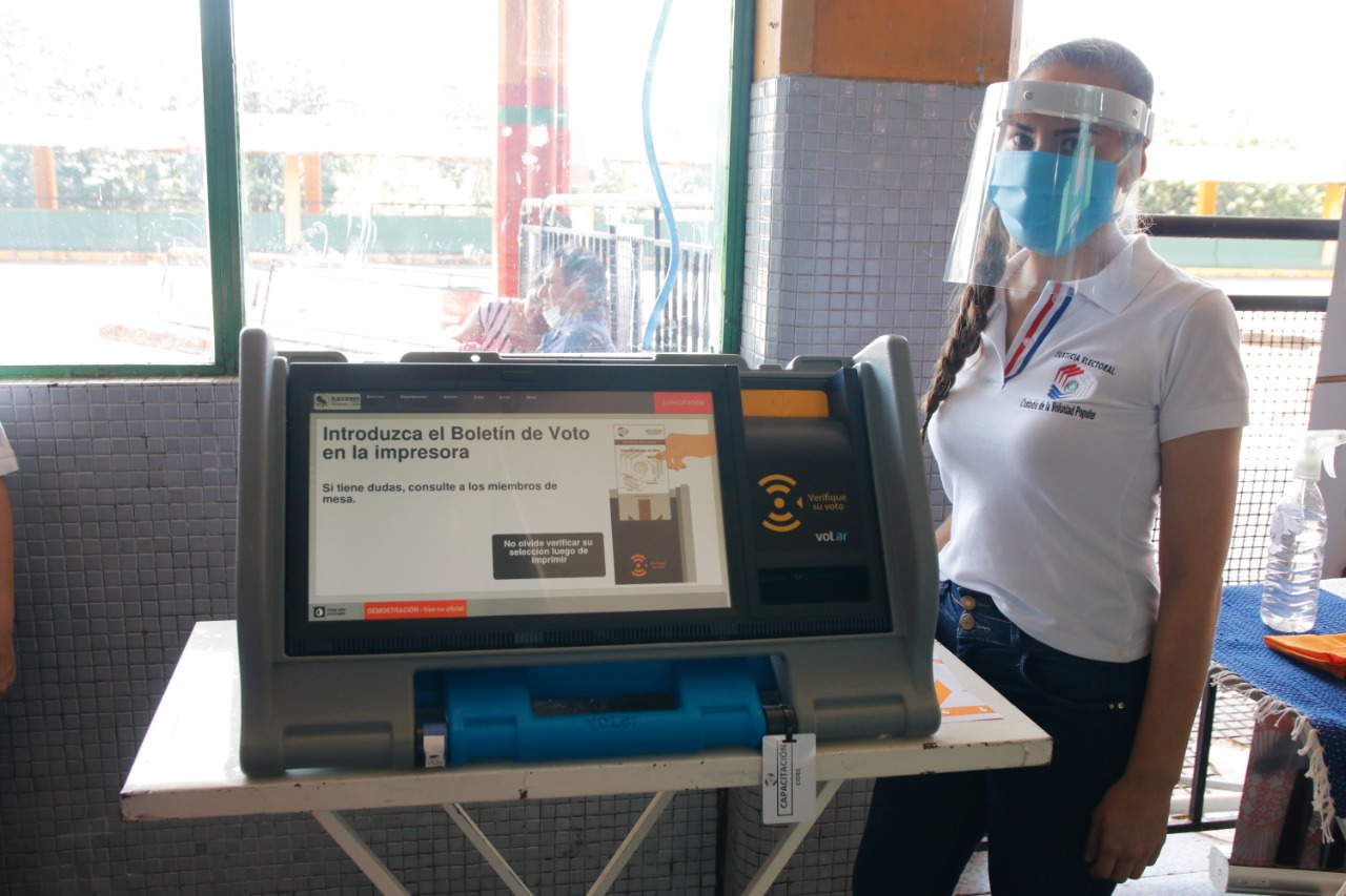 El TSJE instaló tres máquinas de votación en la Terminal