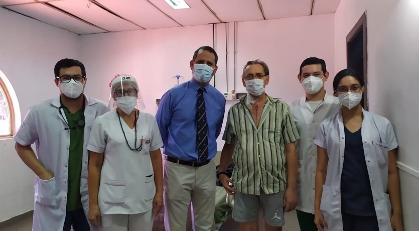 Don Carlos Antonio, primer trasplantado cardiaco del 2021, recibió el alta. Foto: Ministerio de Salud.