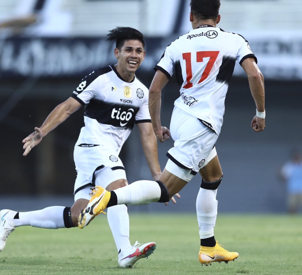 Saúl Salcedo, jugador del Club Olimpia. Foto: @ElClubOlimpia