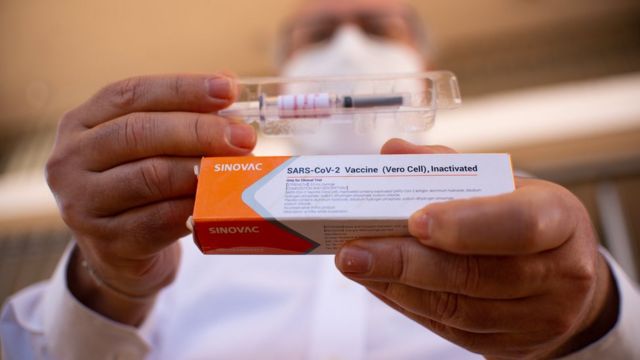 Anuncian llegada de 20 mil dosis de vacuna Coronavac para mañana