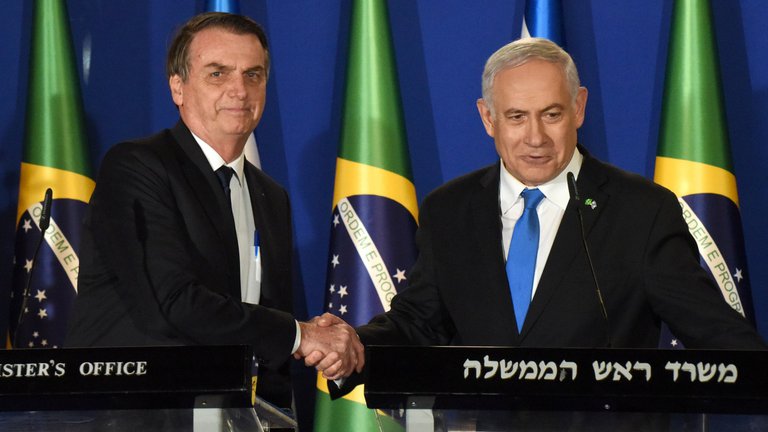 Jair Bolsonaro, presidente de Brasil y el Primer Ministro de Israel, Benjamín Netanyahu. Foto: AFP.