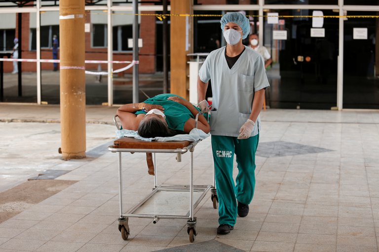 Se registra el mayor pico de contagios e internados en UTI a un año del inicio de la pandemia. Foto: Reuters.