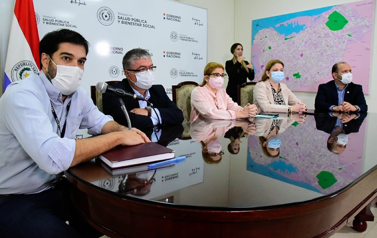 Autoridades del Ministerio de Salud, en conferencia de prensa. Foto: Ministerio de Salud.