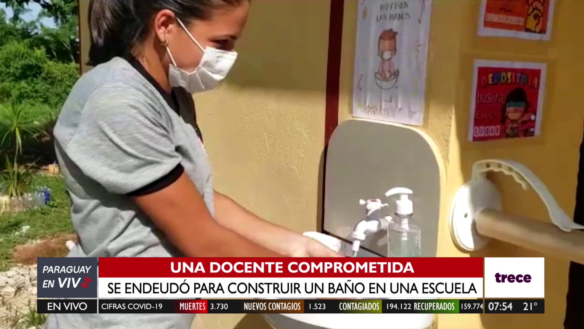 Docente se endeuda para construir un sanitario digno en escuela de PJC. Foto: captura de pantalla.