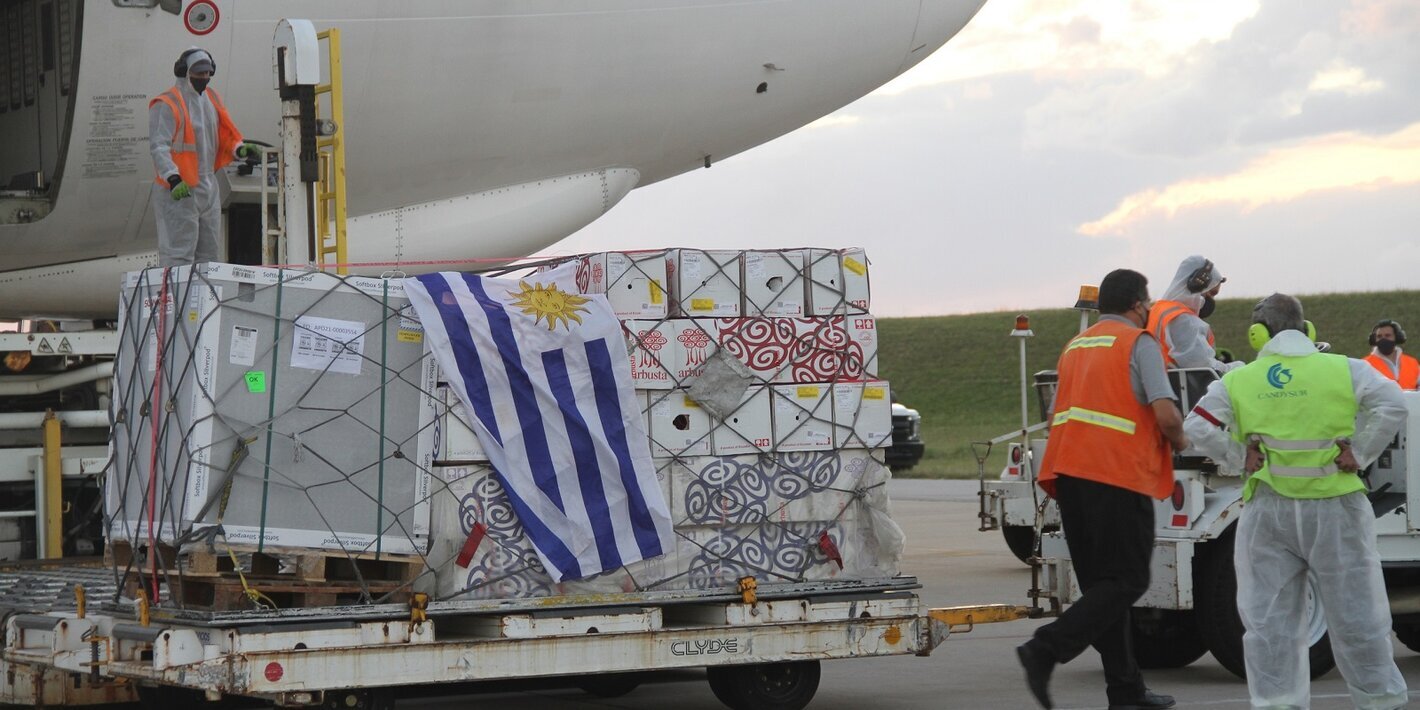 Uruguay recibió 48 mil dosis de la AstraZeneca vía Covax. Foto: OPS.