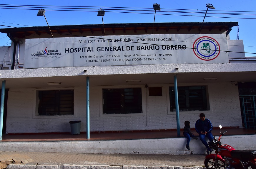 Cruce de vacunas anti Covid-19 en el Hospital de Barrio Obrero. Foto: gentileza.