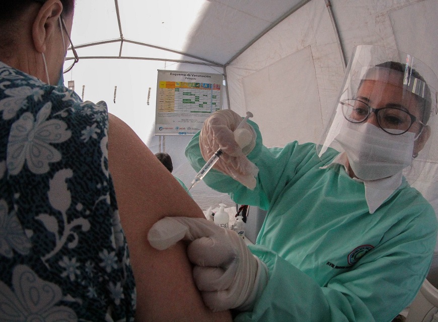 Salud detalla el tiempo de espera a tener en cuenta sobre aplicaciones de vacunas. Foto: Agencia IP.