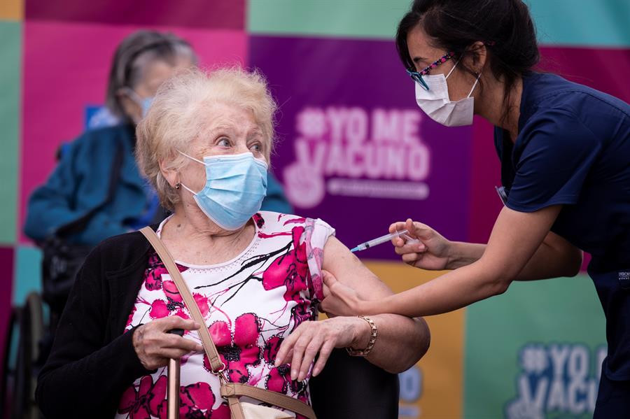 Más de 7 millones de personas ya fueron vacunadas en Chile. Foto: gentileza.